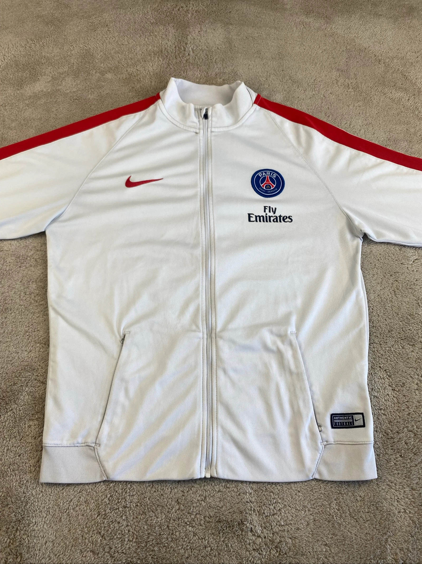 Nike PSG Jaqueta Esportiva Dri-FIT Branca Vermelha Tamanho XL Juvenil – photo 9